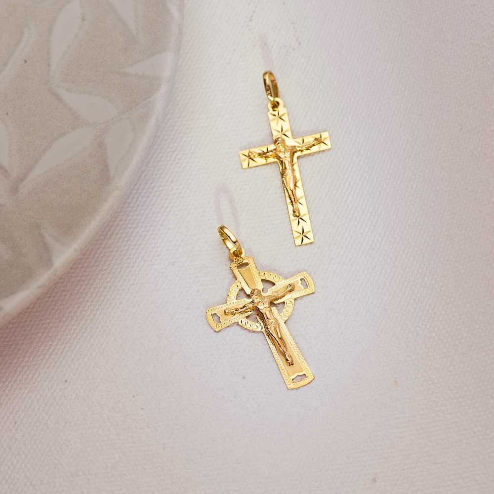Pendentif - Médaille Christ sur la Croix Or 18 Carats 750 Jaune - Chaines Offertes
