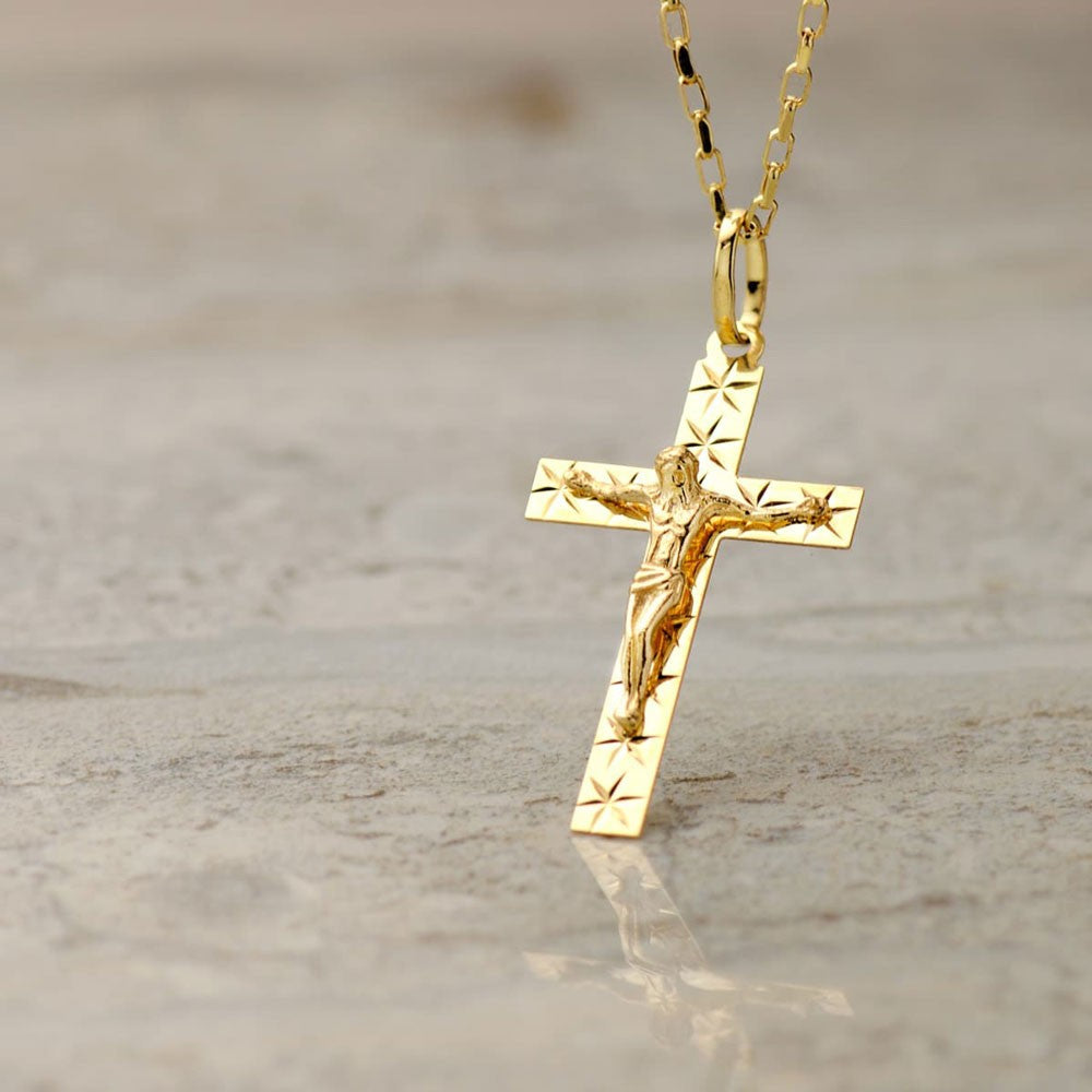 Pendentif - Médaille Christ sur la Croix Or 18 Carats 750/000 Jaune - Chaine Offerte